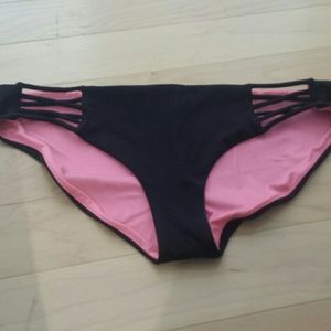 EUC Victoria Secret Black Bikini botton 💗